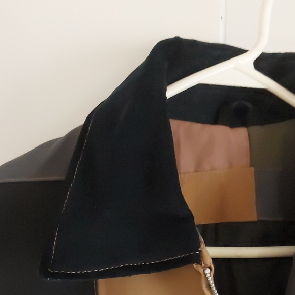 Checkered Jacket with Front Pocket - Picture 7 of 8